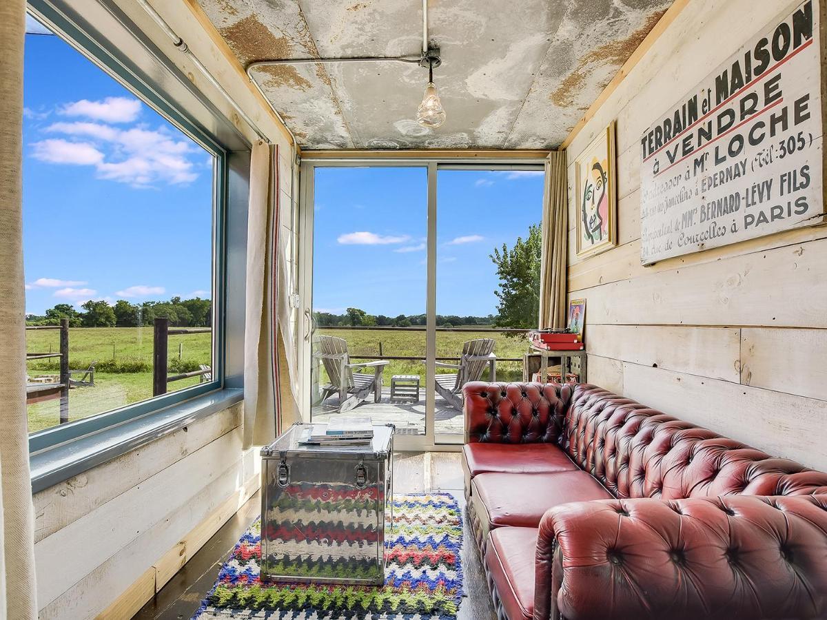 Flophouze Shipping Container Hotel Round Top 외부 사진