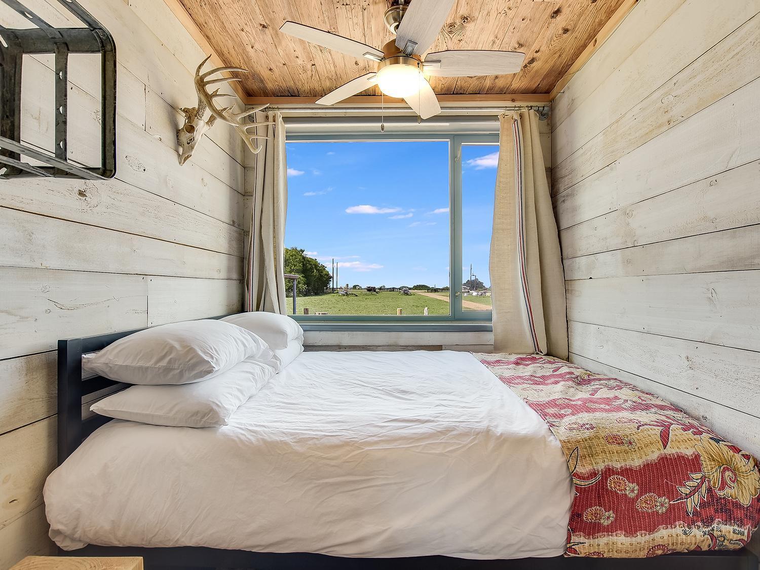 Flophouze Shipping Container Hotel Round Top 객실 사진