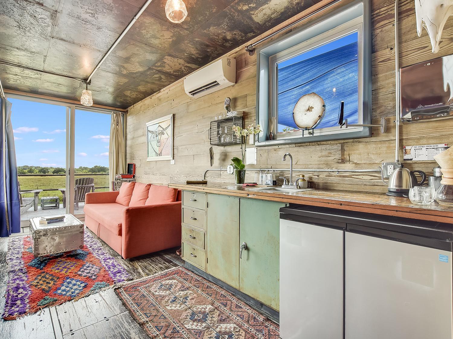 Flophouze Shipping Container Hotel Round Top 객실 사진